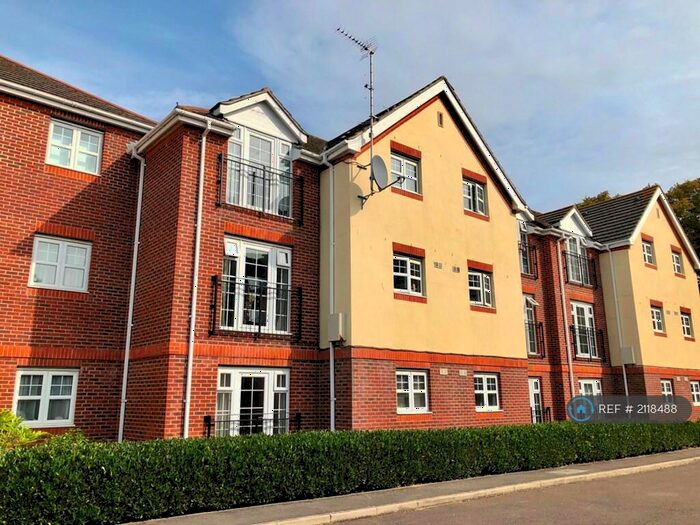 2 Bedroom Flat To Rent In Bewick Gardens, Chichester, PO19