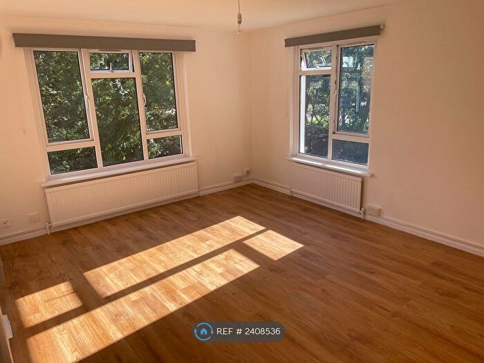 2 Bedroom Flat To Rent In Wolstonbury Court, Burgess Hill, RH15