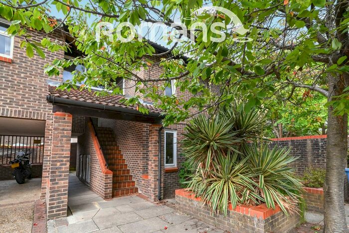 2 Bedroom Maisonette To Rent In Lovedean Court, Bracknell, RG12