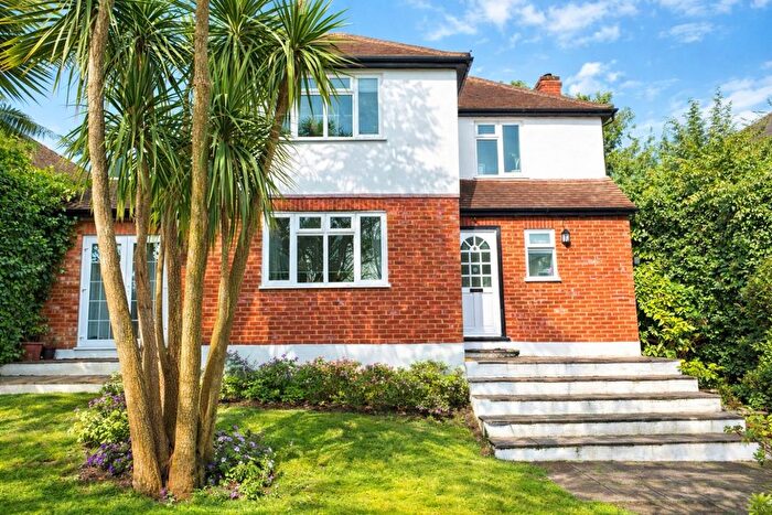 4 Bedroom Detached House For Sale In Mount Lee, Egham, Surrey, TW20