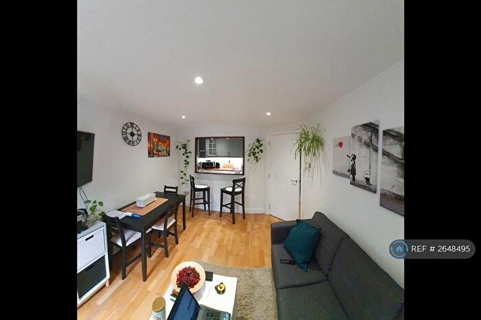 2 Bedroom Flat To Rent In Upper College Street, Nottingham, NG1