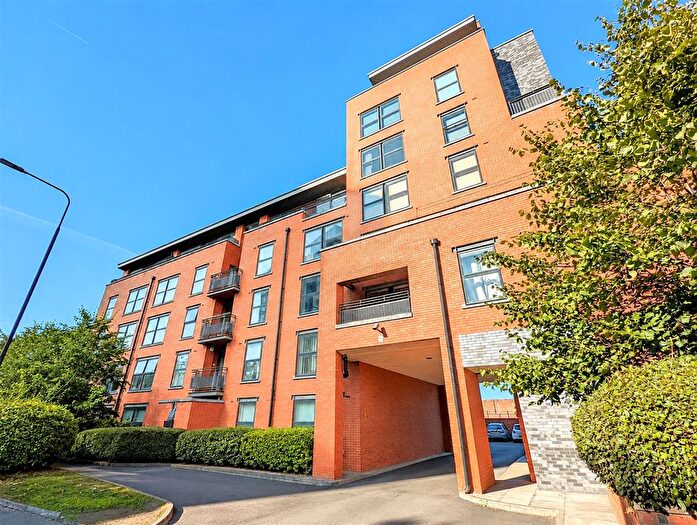 2 Bedroom Flat For Sale In Millennium House, Chester Road, Manchester, M16