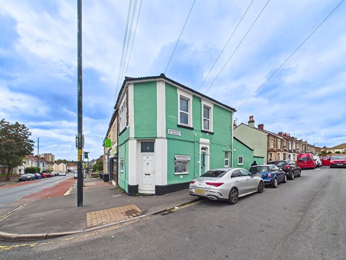 2 Bedroom Flat For Sale In Bell Hill Road, St George, Bristol, BS5