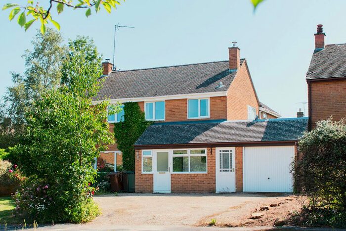 4 Bedroom Detached House For Sale In Broad Close, Barford St. Michael, OX15
