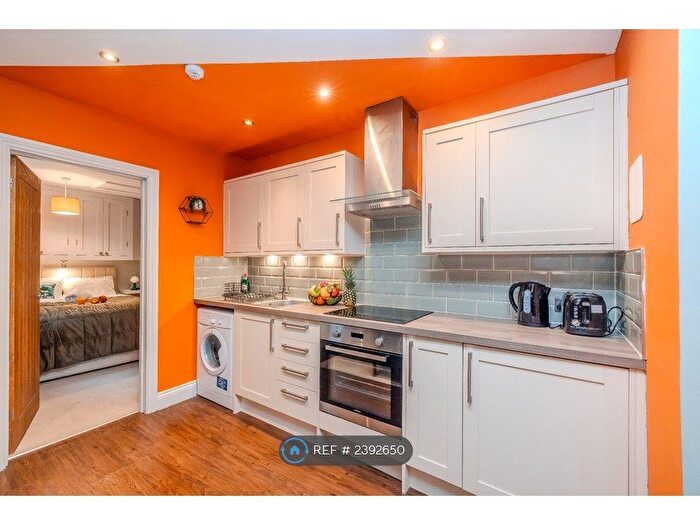 1 Bedroom Flat To Rent In Cambridge Road, Hove, BN3