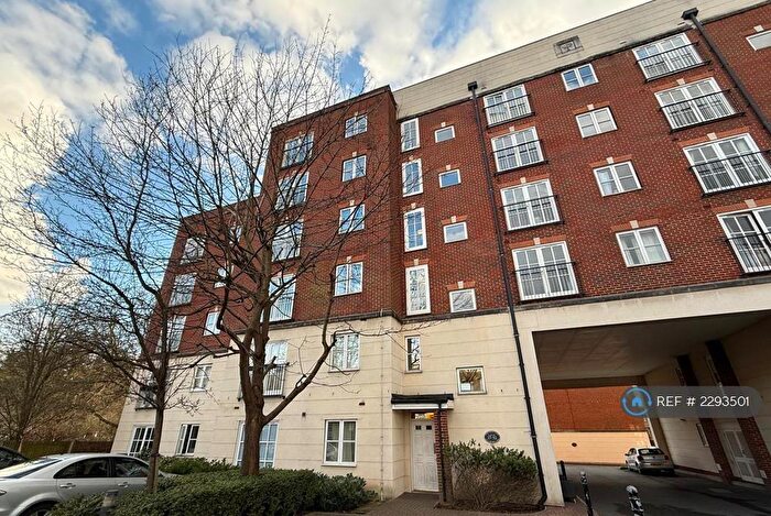 1 Bedroom Flat To Rent In Gloucester Court, London, SE22
