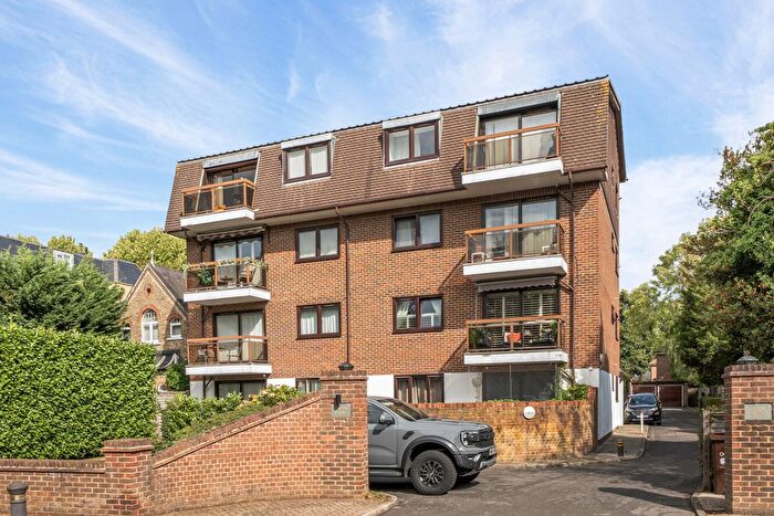 2 Bedroom Flat For Sale In Wickham Road, Beckenham, BR3