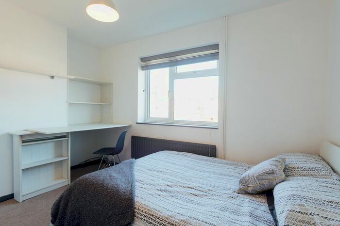 4 Bedroom Flat To Rent In Alan Moss Road, Loughborough LE11