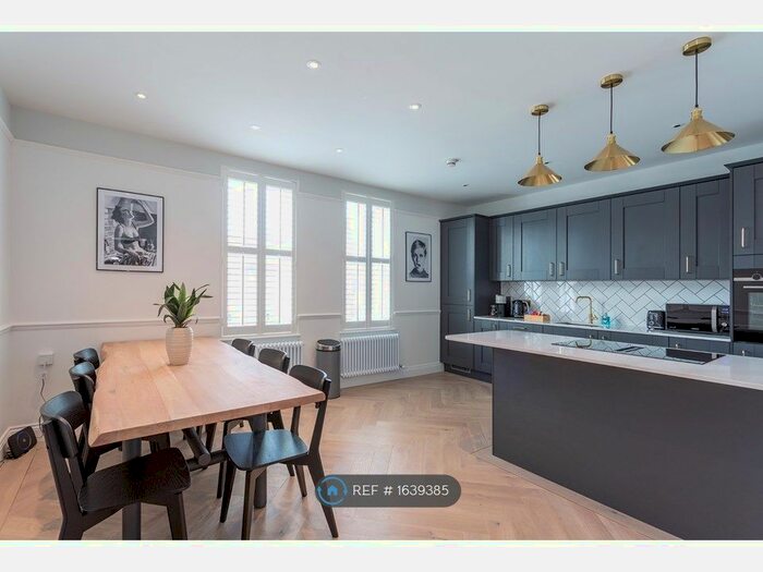 3 Bedroom Maisonette To Rent In Stanley Road, Teddington, TW11