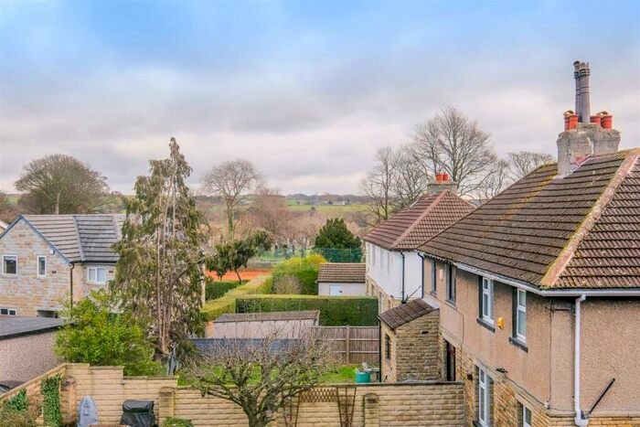 3 Bedroom Terraced House For Sale In Smith House Lane, Brighouse, HD6