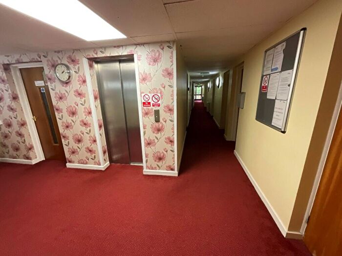 1 Bedroom Flat To Rent In Over 's Only- One Bedroom, First-Floor Flat, Daisyfield Grange, Rossefield Approach, Leeds, West Yorkshire, LS13