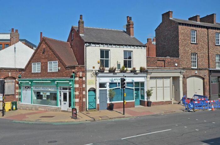 3 Bedroom Flat To Rent In Blossom Street, York, North Yorkshire, YO24