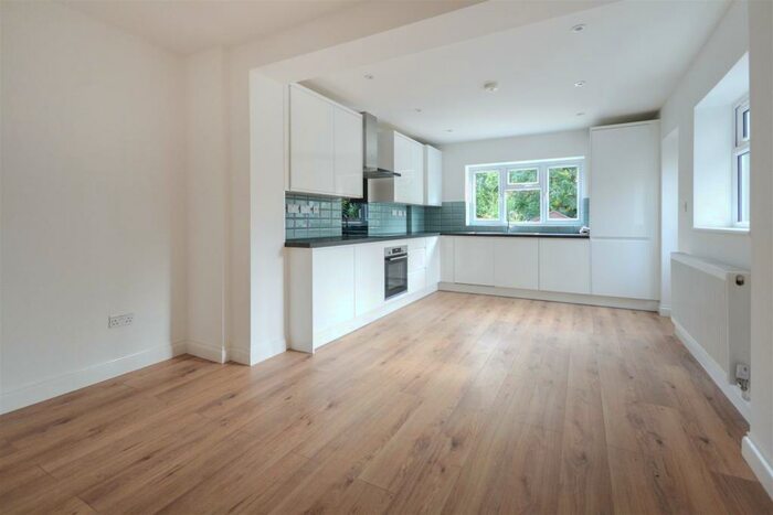 3 Bedroom House To Rent In Bayham Road, Morden, SM4