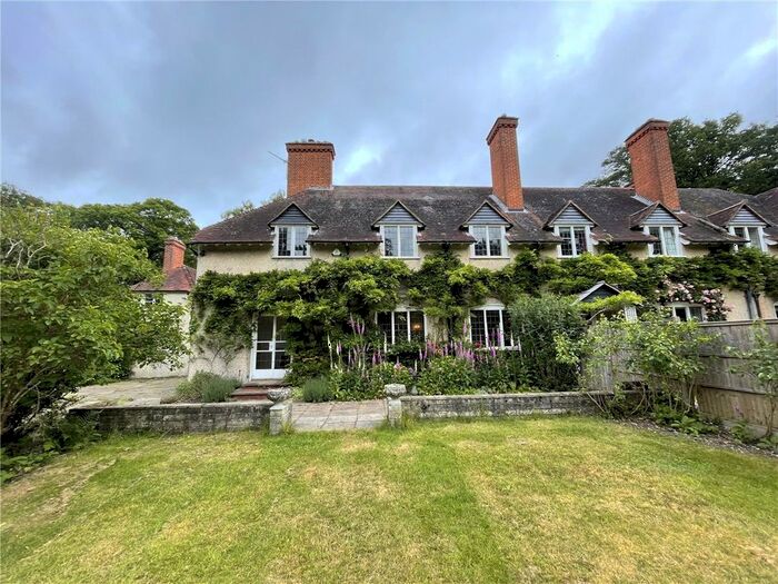 5 Bedroom Semi-Detached House To Rent In Brimpton Road, Baughurst, Tadley, Hampshire, RG26