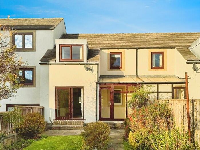 3 Bedroom Town House For Sale In Old Bridge Rise, Ilkley, LS29