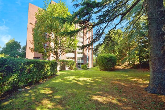 1 Bedroom Flat For Sale In Nether Street, London, N3