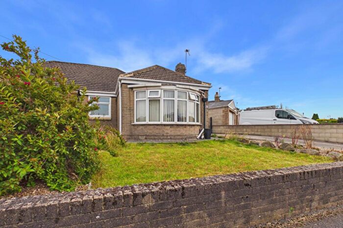 2 Bedroom Bungalow For Sale In Kingswear Crescent, Leeds, West Yorkshire, LS15
