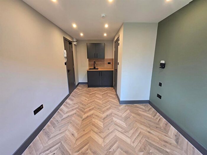 Studio To Rent In London Road, Ewell, KT17