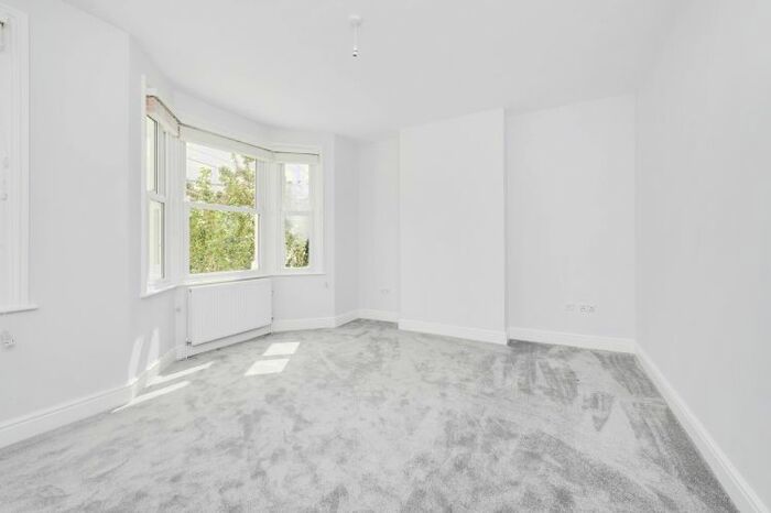 2 Bedroom Flat To Rent In Mablethorpe Road, London, SW6