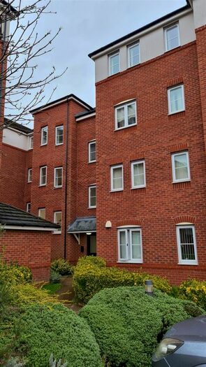 2 Bedroom Flat To Rent In St. Michaels View, Widnes, Halton WA8