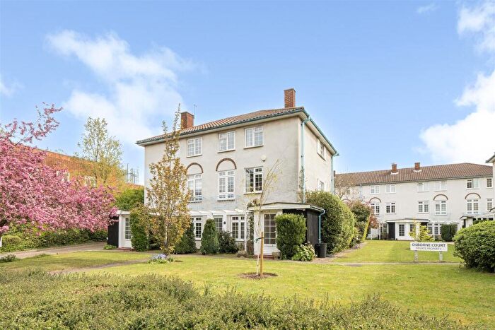 2 Bedroom Maisonette For Sale In Osborne Court, Surbiton, KT6