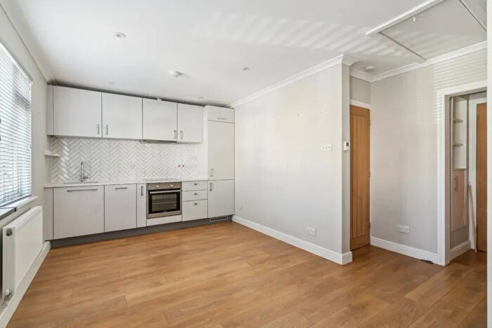 1 Bedroom Maisonette To Rent In Rickmansworth Road, HA5