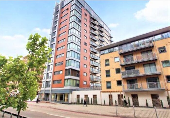 1 Bedroom Flat For Sale In Eastern Avenue, Gants Hill, IG2