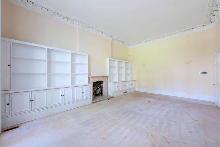 2 Bedroom Flat To Rent In Rutland Gate, Knightsbridge, London, SW7