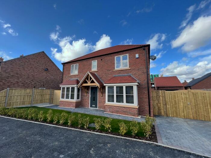 4 Bedroom Detached House For Sale In Aspen Drive, Aspen Park, Barnoldby