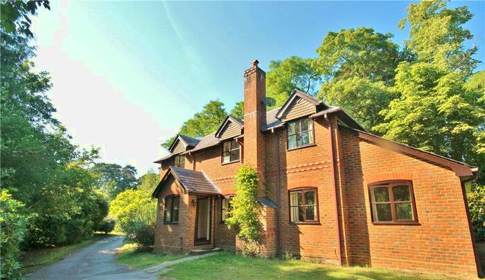 3 Bedroom Detached House To Rent In Firgrove Road, Eversley, Hook, Hampshire, RG27