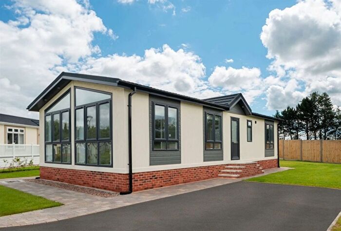 2 Bedroom Mobile/park Home For Sale In Near Bude, Cornwall, EX23