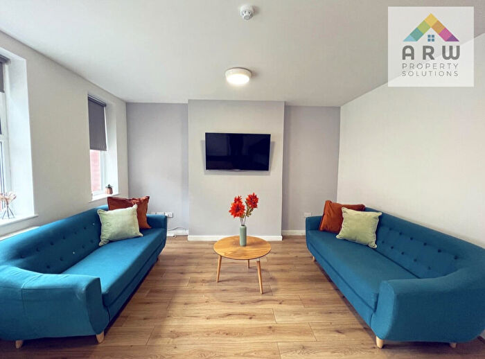 8 Bedroom Semi Detached House To Rent In Cadogan Street, Liverpool, Merseyside, L15