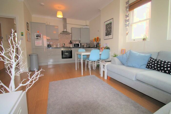 4 Bedroom Terraced House To Rent In Goldsmith Road, Leyton, E10