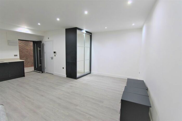 Studio To Rent In Wick Lane, London, E3