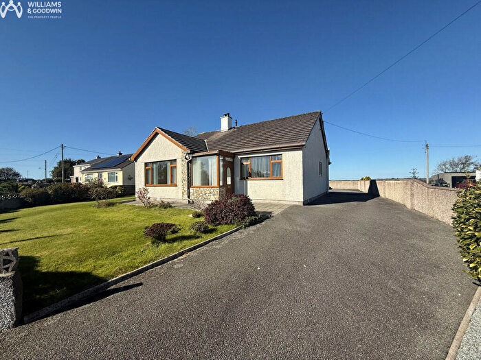 3 Bedroom Bungalow For Sale In Rhostrehwfa, Llangefni, Anglesey, LL77