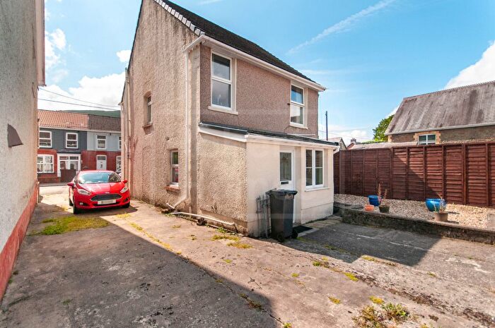 3 Bedroom Detached House For Sale In Swanfield, Ystalyfera, Swansea, SA9