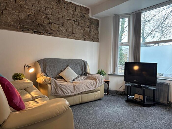 4 Bedroom Private Hall To Rent In New Road, Lancaster, LA1