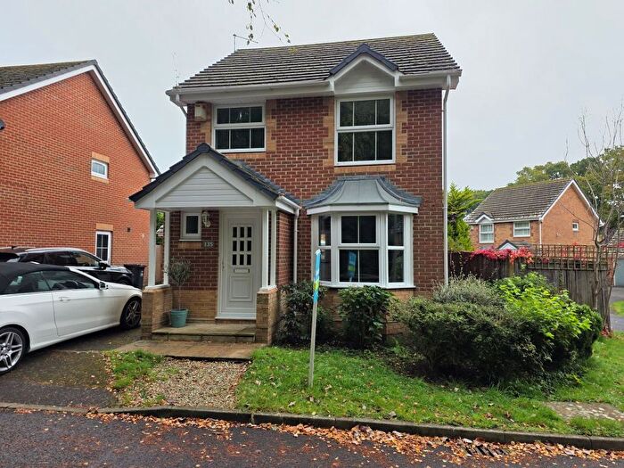 3 Bedroom Detached House For Sale In Twin Oaks Close, Broadstone, Dorset, BH18