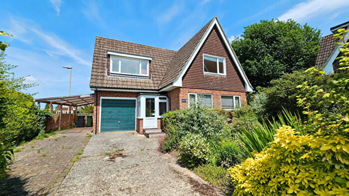 4 Bedroom Detached House For Sale In Love Lane, Kingsclere, Newbury Berkshire, RG20