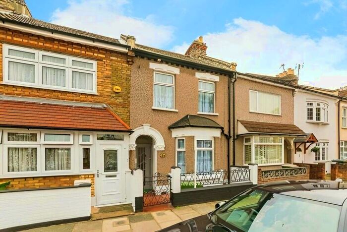 3 Bedroom Terraced House To Rent In Dongola Road, London, E13