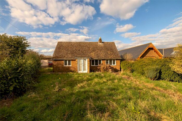 3 Bedroom Bungalow For Sale In Camp Lane, Warmington, Banbury, OX17