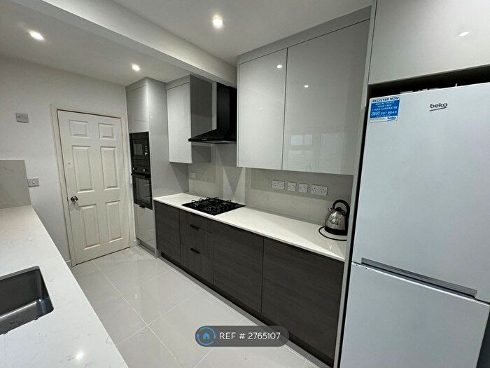 5 Bedroom Terraced House To Rent In Pitcroft Avenue, Reading, RG6