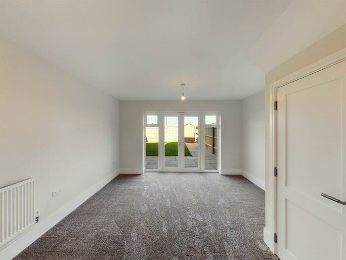 2 Bedroom Flat To Rent In Millpond Avenue, Fleet, , London &#; Bed House, GU51