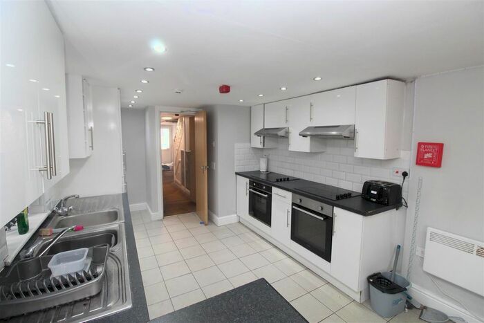 5 Bedroom Property To Rent In Rhymney Street, Cathays, Cardiff, CF24