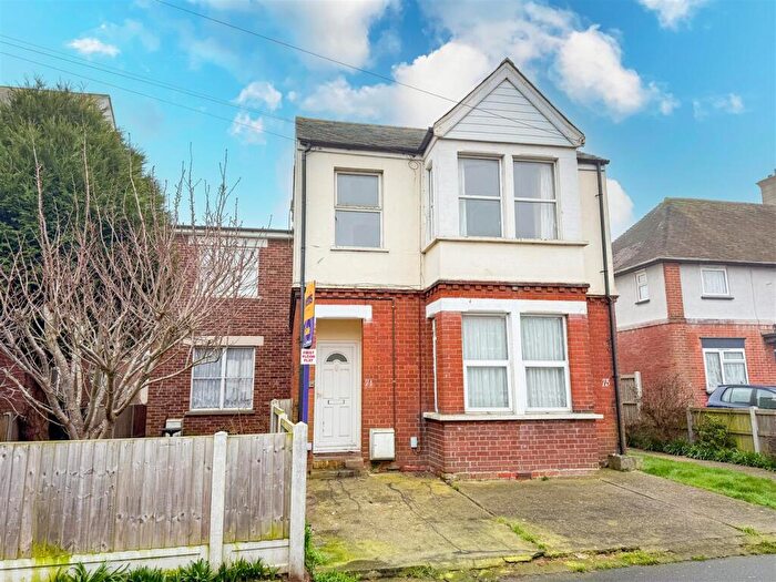 3 Bedroom Maisonette For Sale In Coppins Road, Clacton-On-Sea, Essex, CO15