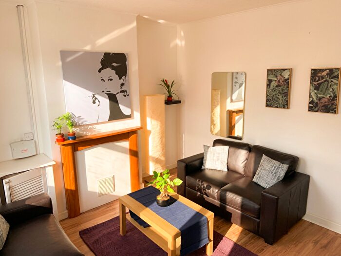 3 Bedroom House To Rent In Humber Road - Bed Ex Bills, Beeston, East Midlands, NG9