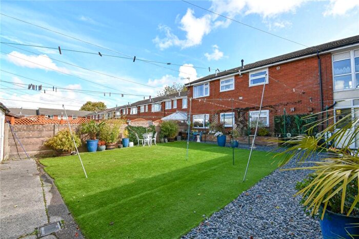 1 Bedroom Flat For Sale In Gateacre Court, Ellesmere Port, Cheshire, CH66