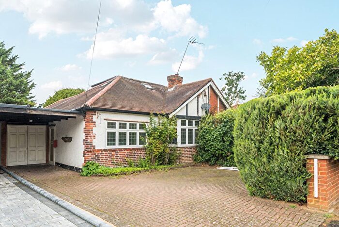 3 Bedroom Bungalow To Rent In Upper Halliford Road, Upper Halliford, TW17