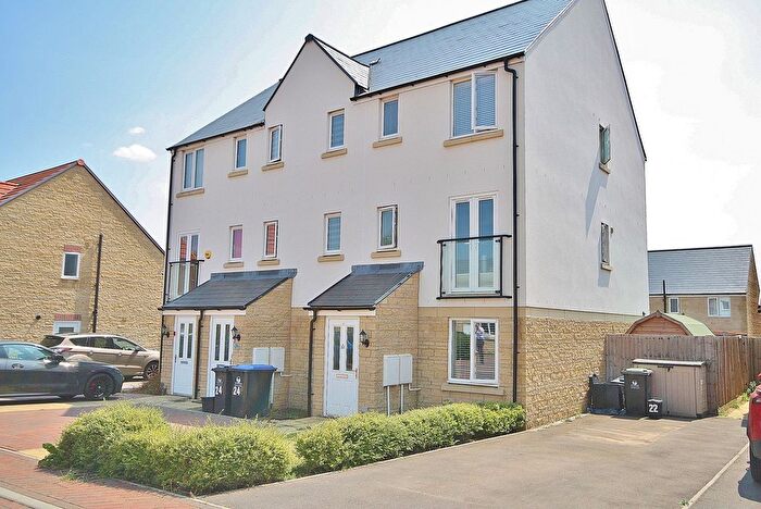 3 Bedroom End Terrace House For Sale In Rayson Lane, Witney, OX29