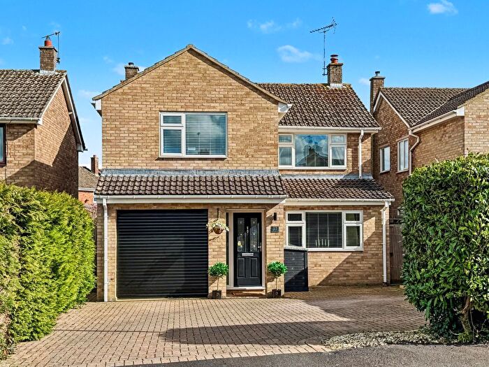 4 Bedroom Detached House For Sale In Mayfield Avenue, Grove, OX12